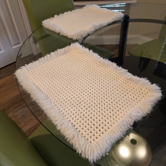 White Woven Cotton Placemats With Fringe Set Of 2 VTG Funky Retro Decor 13x18" - Picture 4 of 9